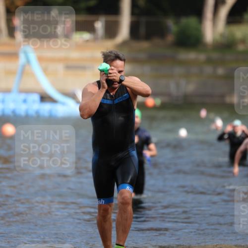 14.09.2025 - Stadtparktriathlon Michael Strokosch http://msf.ph/oto/8871529 14.09.2025 11:34:14 Schwimmen 1056, 1121 meine-sportfotos.de