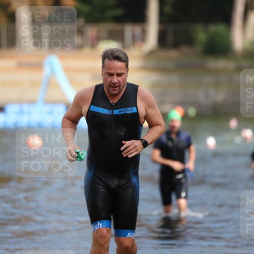 14.09.2025 - Stadtparktriathlon Michael Strokosch http://msf.ph/oto/8871535 14.09.2025 11:34:15 Schwimmen 1071, 1121 meine-sportfotos.de