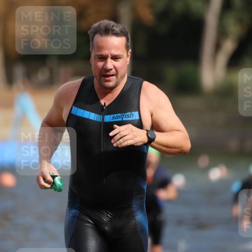 14.09.2025 - Stadtparktriathlon Michael Strokosch http://msf.ph/oto/8871542 14.09.2025 11:34:17 Schwimmen 1068, 1071, 1121 meine-sportfotos.de