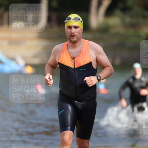 14.09.2025 - Stadtparktriathlon Michael Strokosch http://msf.ph/oto/8871561 14.09.2025 11:34:26 Schwimmen 1068, 1071, 1094 meine-sportfotos.de