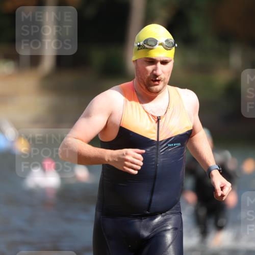 14.09.2025 - Stadtparktriathlon Michael Strokosch http://msf.ph/oto/8871567 14.09.2025 11:34:27 Schwimmen 1068, 1071, 1094 meine-sportfotos.de