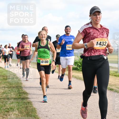 14.09.2025 - Airport Race Dr. Thomas Lammeyer http://msf.ph/oto/8871610 14.09.2025 12:16:12 Laufen 2046, 4180, 1087, 1664, 1432 meine-sportfotos.de