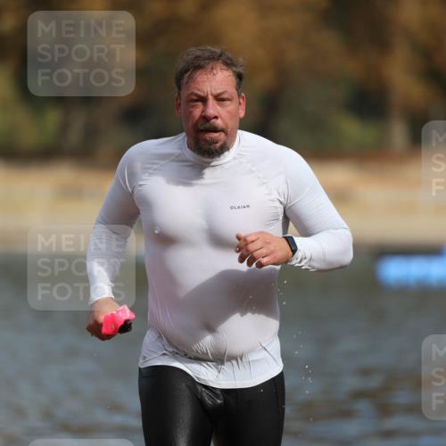 14.09.2025 - Stadtparktriathlon Michael Strokosch http://msf.ph/oto/8871611 14.09.2025 11:34:59 Schwimmen 1050, 1055, 1066, 1085, 1089, 1098, 1117 meine-sportfotos.de