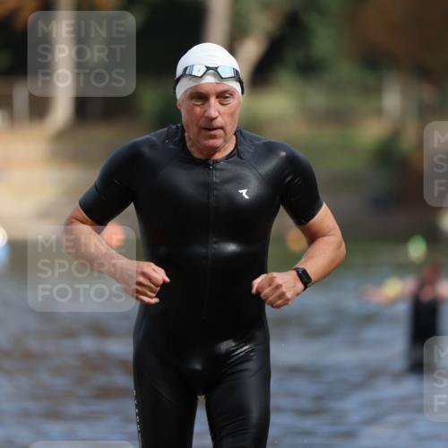 14.09.2025 - Stadtparktriathlon Michael Strokosch http://msf.ph/oto/8871665 14.09.2025 11:35:22 Schwimmen 1057 meine-sportfotos.de