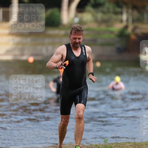 14.09.2025 - Stadtparktriathlon Michael Strokosch http://msf.ph/oto/8871673 14.09.2025 11:35:34 Schwimmen 1116 meine-sportfotos.de