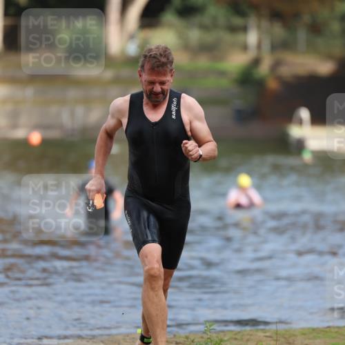 14.09.2025 - Stadtparktriathlon Michael Strokosch http://msf.ph/oto/8871674 14.09.2025 11:35:34 Schwimmen 1116 meine-sportfotos.de
