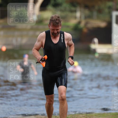 14.09.2025 - Stadtparktriathlon Michael Strokosch http://msf.ph/oto/8871675 14.09.2025 11:35:35 Schwimmen 1116 meine-sportfotos.de