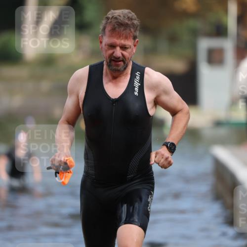 14.09.2025 - Stadtparktriathlon Michael Strokosch http://msf.ph/oto/8871680 14.09.2025 11:35:36 Schwimmen 1116 meine-sportfotos.de