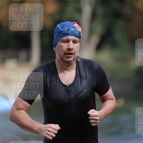 14.09.2025 - Stadtparktriathlon Michael Strokosch http://msf.ph/oto/8871702 14.09.2025 11:35:53 Schwimmen 1059, 1061 meine-sportfotos.de