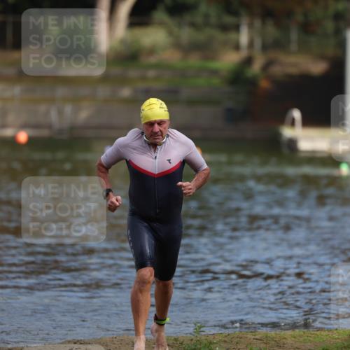 14.09.2025 - Stadtparktriathlon Michael Strokosch http://msf.ph/oto/8871705 14.09.2025 11:35:59 Schwimmen 1059 meine-sportfotos.de