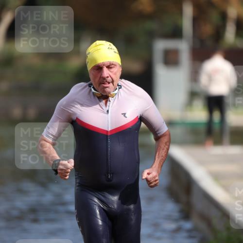 14.09.2025 - Stadtparktriathlon Michael Strokosch http://msf.ph/oto/8871715 14.09.2025 11:36:01 Schwimmen 1059 meine-sportfotos.de