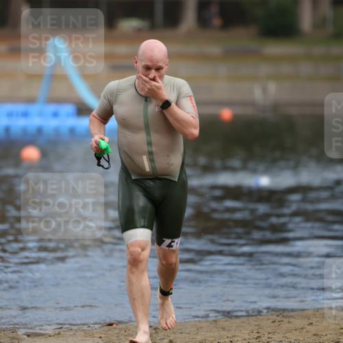 14.09.2025 - Stadtparktriathlon Michael Strokosch http://msf.ph/oto/8871723 14.09.2025 11:37:05 Schwimmen 1075 meine-sportfotos.de