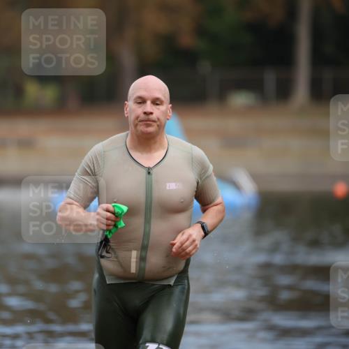 14.09.2025 - Stadtparktriathlon Michael Strokosch http://msf.ph/oto/8871733 14.09.2025 11:37:06 Schwimmen 1075 meine-sportfotos.de