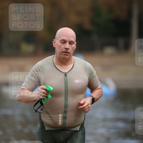 14.09.2025 - Stadtparktriathlon Michael Strokosch http://msf.ph/oto/8871739 14.09.2025 11:37:07 Schwimmen 1075 meine-sportfotos.de
