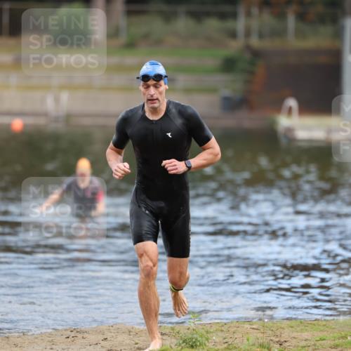 14.09.2025 - Stadtparktriathlon Michael Strokosch http://msf.ph/oto/8871747 14.09.2025 11:37:29 Schwimmen 1119 meine-sportfotos.de