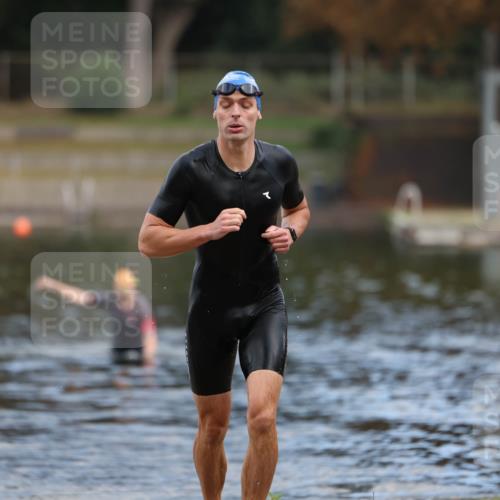 14.09.2025 - Stadtparktriathlon Michael Strokosch http://msf.ph/oto/8871752 14.09.2025 11:37:30 Schwimmen 1119 meine-sportfotos.de