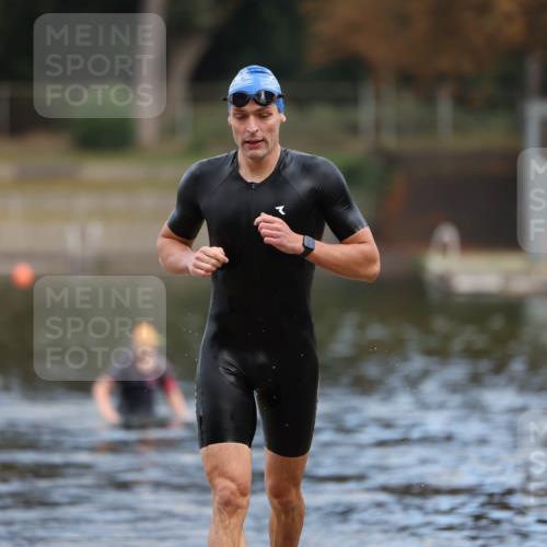 14.09.2025 - Stadtparktriathlon Michael Strokosch http://msf.ph/oto/8871755 14.09.2025 11:37:31 Schwimmen 1119 meine-sportfotos.de