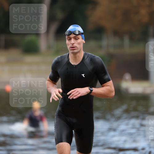 14.09.2025 - Stadtparktriathlon Michael Strokosch http://msf.ph/oto/8871760 14.09.2025 11:37:31 Schwimmen 1119 meine-sportfotos.de