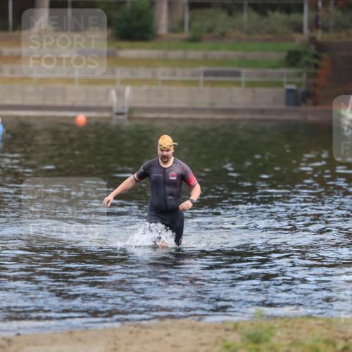 14.09.2025 - Stadtparktriathlon Michael Strokosch http://msf.ph/oto/8871777 14.09.2025 11:37:37 Schwimmen  meine-sportfotos.de