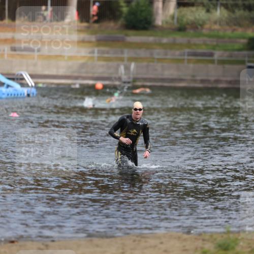 14.09.2025 - Stadtparktriathlon Michael Strokosch http://msf.ph/oto/8871802 14.09.2025 11:48:08 Schwimmen 1125 meine-sportfotos.de