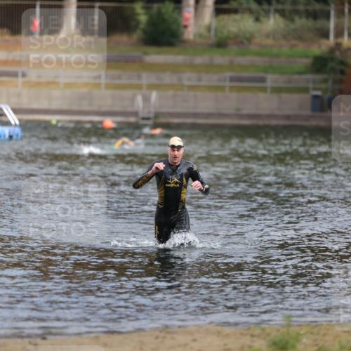 14.09.2025 - Stadtparktriathlon Michael Strokosch http://msf.ph/oto/8871803 14.09.2025 11:48:10 Schwimmen 1125 meine-sportfotos.de