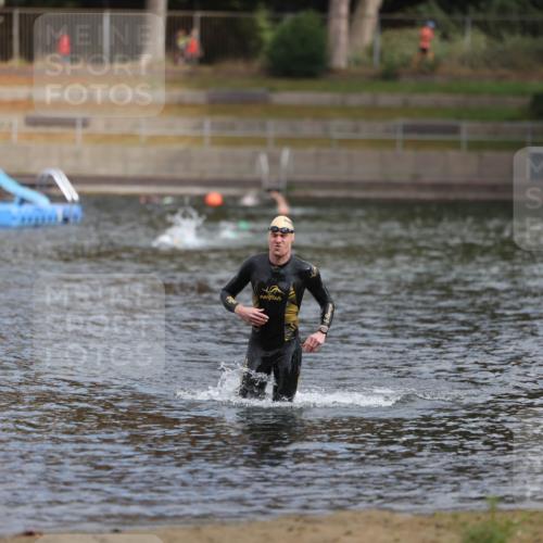 14.09.2025 - Stadtparktriathlon Michael Strokosch http://msf.ph/oto/8871805 14.09.2025 11:48:11 Schwimmen 1125 meine-sportfotos.de