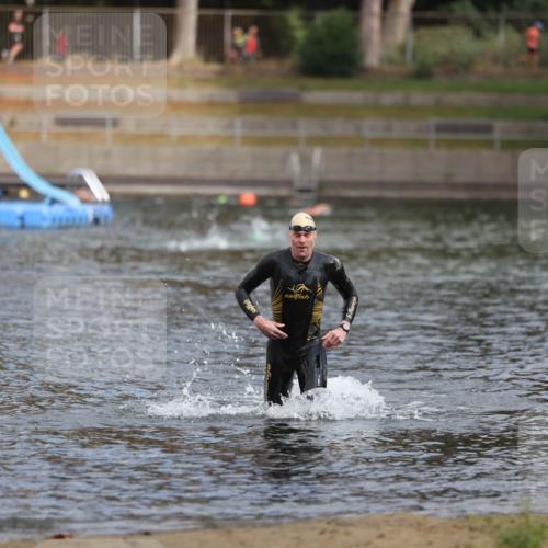14.09.2025 - Stadtparktriathlon Michael Strokosch http://msf.ph/oto/8871807 14.09.2025 11:48:12 Schwimmen 1125 meine-sportfotos.de