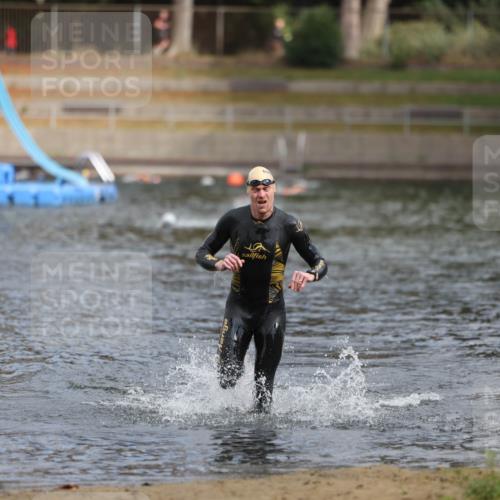 14.09.2025 - Stadtparktriathlon Michael Strokosch http://msf.ph/oto/8871810 14.09.2025 11:48:14 Schwimmen 1125 meine-sportfotos.de