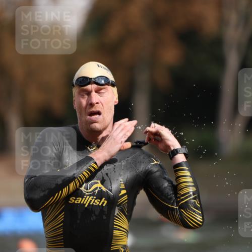 14.09.2025 - Stadtparktriathlon Michael Strokosch http://msf.ph/oto/8871832 14.09.2025 11:48:20 Schwimmen 1125 meine-sportfotos.de