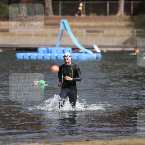 14.09.2025 - Stadtparktriathlon Michael Strokosch http://msf.ph/oto/8871835 14.09.2025 11:48:53 Schwimmen 1185 meine-sportfotos.de