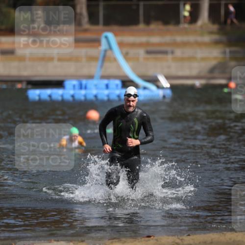 14.09.2025 - Stadtparktriathlon Michael Strokosch http://msf.ph/oto/8871839 14.09.2025 11:48:54 Schwimmen 1185 meine-sportfotos.de