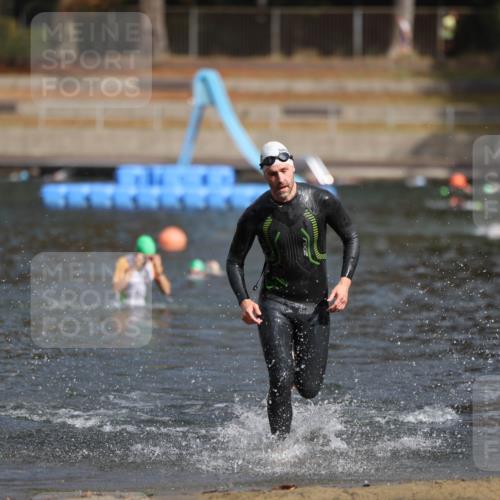 14.09.2025 - Stadtparktriathlon Michael Strokosch http://msf.ph/oto/8871843 14.09.2025 11:48:55 Schwimmen 1185 meine-sportfotos.de