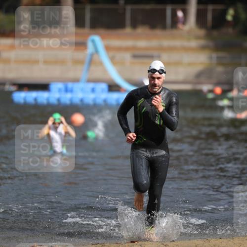 14.09.2025 - Stadtparktriathlon Michael Strokosch http://msf.ph/oto/8871845 14.09.2025 11:48:56 Schwimmen 1185 meine-sportfotos.de