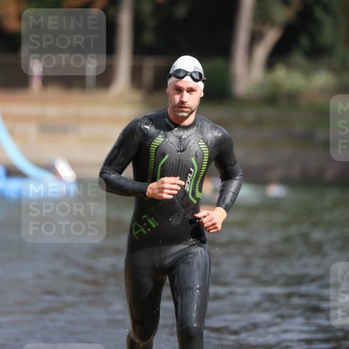 14.09.2025 - Stadtparktriathlon Michael Strokosch http://msf.ph/oto/8871853 14.09.2025 11:48:58 Schwimmen 1185, 1217 meine-sportfotos.de