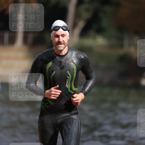 14.09.2025 - Stadtparktriathlon Michael Strokosch http://msf.ph/oto/8871855 14.09.2025 11:48:59 Schwimmen 1185, 1217 meine-sportfotos.de