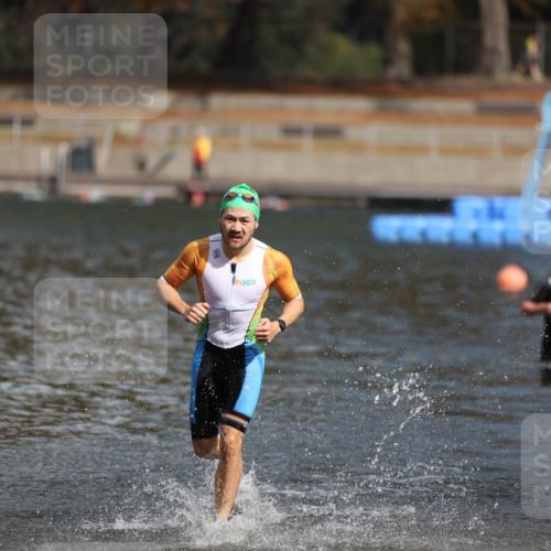 14.09.2025 - Stadtparktriathlon Michael Strokosch http://msf.ph/oto/8871864 14.09.2025 11:49:07 Schwimmen 1217 meine-sportfotos.de