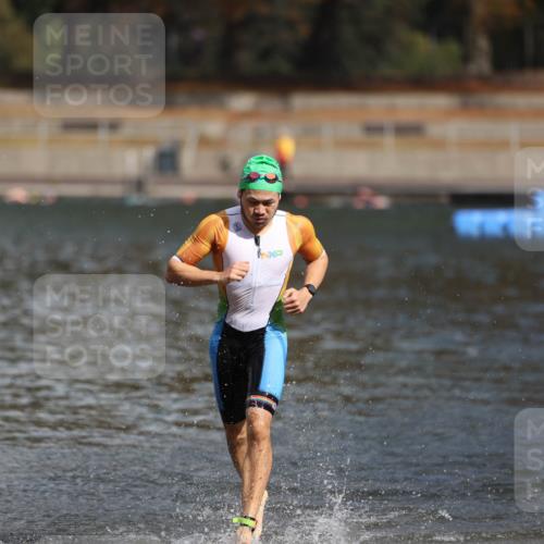 14.09.2025 - Stadtparktriathlon Michael Strokosch http://msf.ph/oto/8871867 14.09.2025 11:49:07 Schwimmen 1217 meine-sportfotos.de