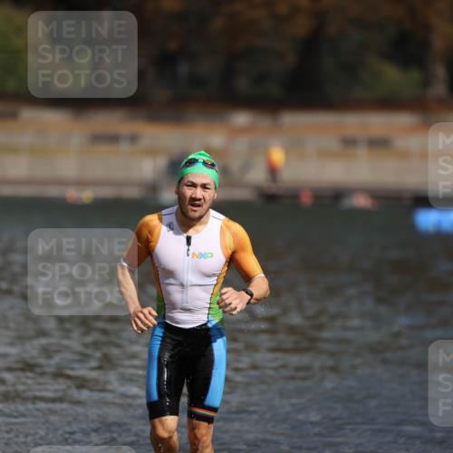 14.09.2025 - Stadtparktriathlon Michael Strokosch http://msf.ph/oto/8871872 14.09.2025 11:49:08 Schwimmen 1178, 1217 meine-sportfotos.de