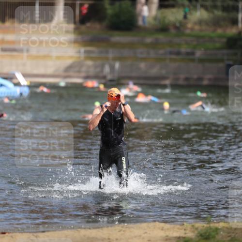 14.09.2025 - Stadtparktriathlon Michael Strokosch http://msf.ph/oto/8871914 14.09.2025 11:49:34 Schwimmen 1209 meine-sportfotos.de