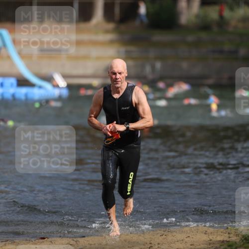 14.09.2025 - Stadtparktriathlon Michael Strokosch http://msf.ph/oto/8871919 14.09.2025 11:49:37 Schwimmen 1209 meine-sportfotos.de