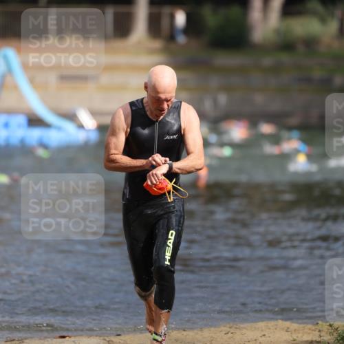 14.09.2025 - Stadtparktriathlon Michael Strokosch http://msf.ph/oto/8871922 14.09.2025 11:49:38 Schwimmen 1209 meine-sportfotos.de