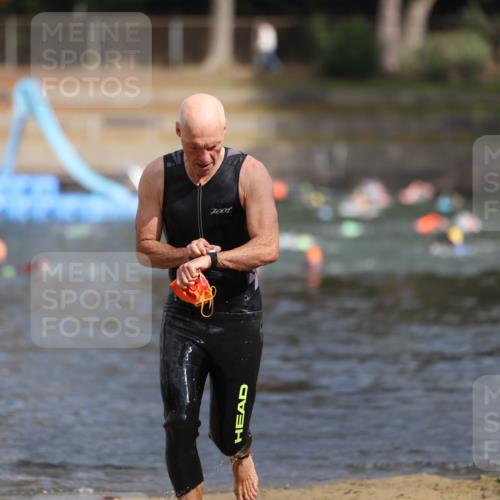 14.09.2025 - Stadtparktriathlon Michael Strokosch http://msf.ph/oto/8871924 14.09.2025 11:49:38 Schwimmen 1209 meine-sportfotos.de