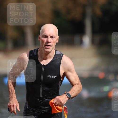 14.09.2025 - Stadtparktriathlon Michael Strokosch http://msf.ph/oto/8871931 14.09.2025 11:49:40 Schwimmen 1209 meine-sportfotos.de