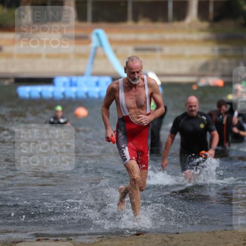 14.09.2025 - Stadtparktriathlon Michael Strokosch http://msf.ph/oto/8871939 14.09.2025 11:50:06 Schwimmen 1168, 1170, 1174, 1214 meine-sportfotos.de