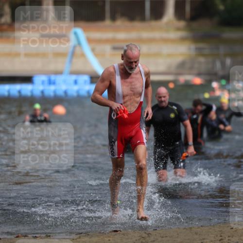 14.09.2025 - Stadtparktriathlon Michael Strokosch http://msf.ph/oto/8871941 14.09.2025 11:50:06 Schwimmen 1168, 1170, 1174, 1214 meine-sportfotos.de