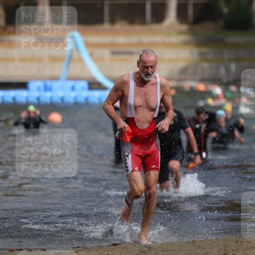 14.09.2025 - Stadtparktriathlon Michael Strokosch http://msf.ph/oto/8871942 14.09.2025 11:50:06 Schwimmen 1168, 1170, 1174, 1214 meine-sportfotos.de
