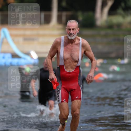 14.09.2025 - Stadtparktriathlon Michael Strokosch http://msf.ph/oto/8871953 14.09.2025 11:50:08 Schwimmen 1162, 1168, 1170, 1174, 1214 meine-sportfotos.de