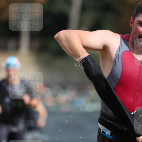 14.09.2025 - Stadtparktriathlon Michael Strokosch http://msf.ph/oto/8872008 14.09.2025 11:50:21 Schwimmen 1162, 1168, 1186, 1188, 1194 meine-sportfotos.de