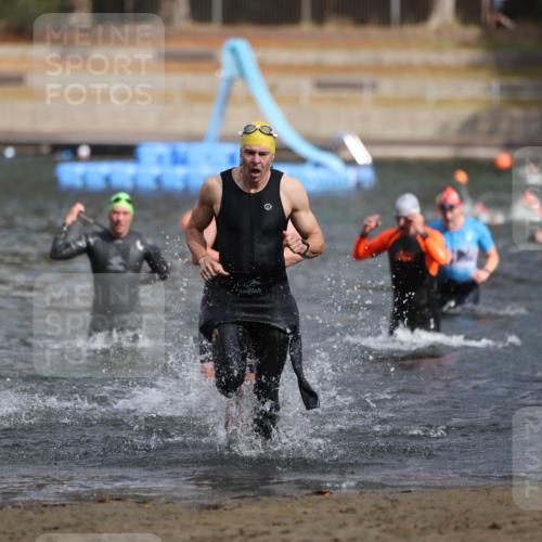 14.09.2025 - Stadtparktriathlon Michael Strokosch http://msf.ph/oto/8872020 14.09.2025 11:50:26 Schwimmen 1144, 1146, 1164, 1186, 1194 meine-sportfotos.de