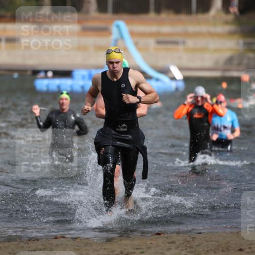 14.09.2025 - Stadtparktriathlon Michael Strokosch http://msf.ph/oto/8872021 14.09.2025 11:50:26 Schwimmen 1144, 1146, 1164, 1186, 1194 meine-sportfotos.de